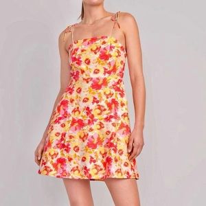 NWT Old Navy Fit & Flare Floral Tie-Shoulder Mini Cami Dress - M Petite